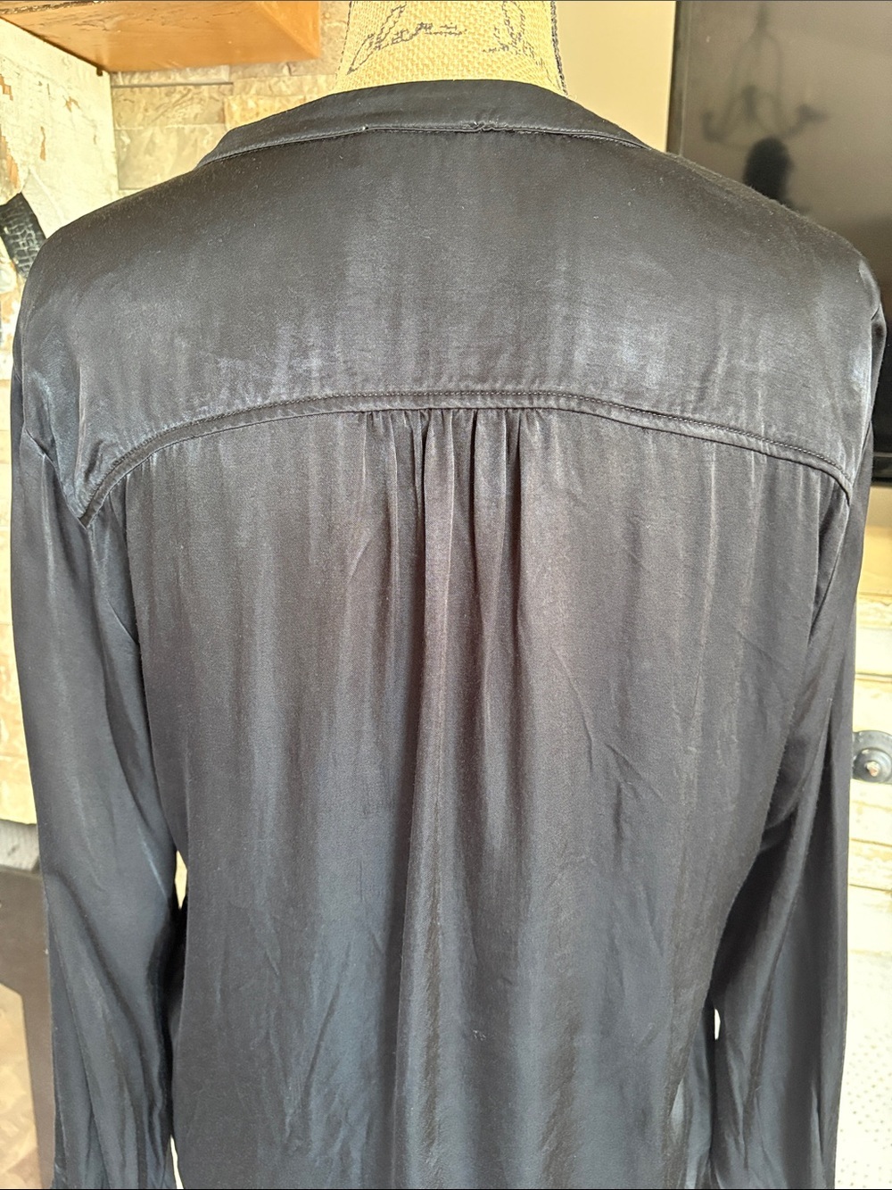 Nation LTE LA black v-neck long sleeve blouse viscose and rayon side slit - Picture 9 of 16